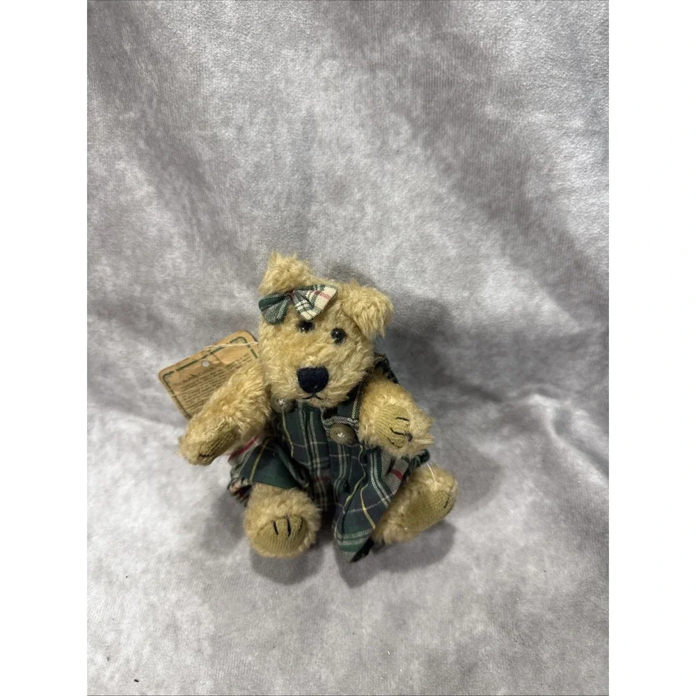 Boyds Bear Becky with Green Plaid Overalls and Hair Bow Tan NTW